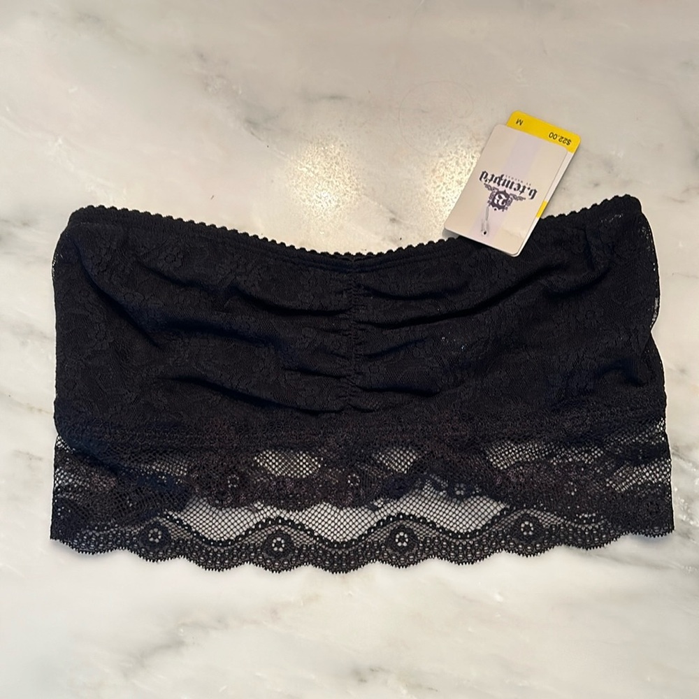 b.tempt'd (Wacoal) Strapless Bra.  NWT. Size M